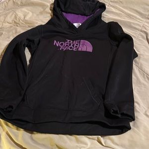 The north face women’s hoodie size large. EUC. no flaws